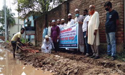 বগুড়ায় রাস্তা সংস্কারের উদ্যোগ নিল এলাকাবাসী