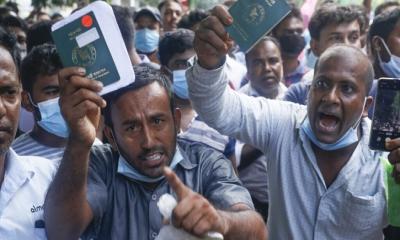 টিকিটের জন্য আজও রাজপথে সৌদি প্রবাসীরা