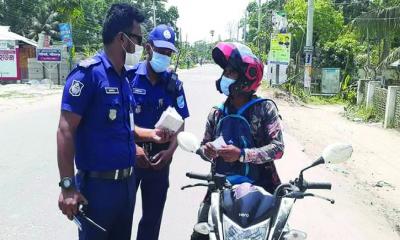 শরীয়তপুরে লকডাউন পালনে কঠোর অবস্থানে প্রশাসন