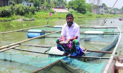 ভাসমান খাঁচায় মাছ চাষে সফল দেলোয়ার