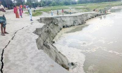 বগুড়ায় যমুনায় ১শ মিটার নদীগর্ভে বিলীন