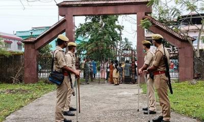 চলছে পশ্চিমবঙ্গে পঞ্চম দফায় ভোটগ্রহণ