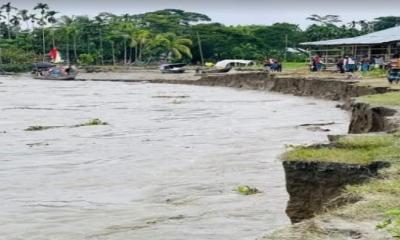 ভাঙন আতঙ্কে দিশেহারা রাজাপুর বাসী