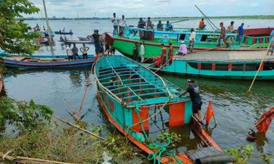 তিন দিন পর ব্রাহ্মণবাড়িয়ায় ডুবে যাওয়া সেই ট্রলারটি উদ্ধার