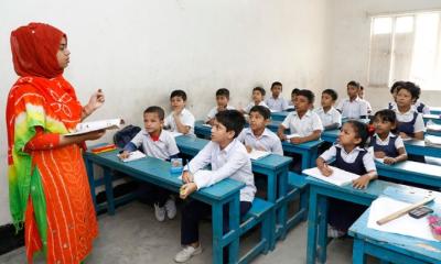 উপকূলে ১৮ মাস পর শিক্ষার্থীদের মুখে ‘উপস্থিত স্যার’