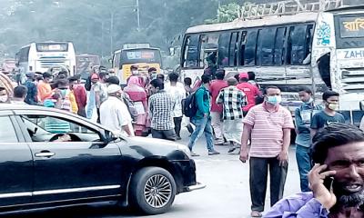 লকডাউনের প্রভাব পড়েনি চট্টগ্রামে!