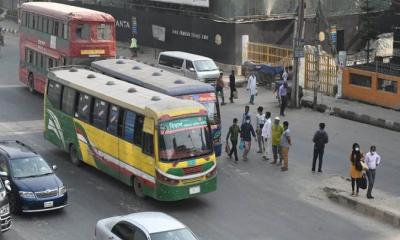 রাজধানীতে হেফাজতের ঢিলেঢালা হরতাল