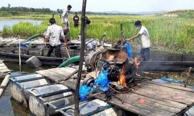 চকরিয়ায় অবৈধ বালু উত্তোলনের শ্যালো মেশিন জব্দ