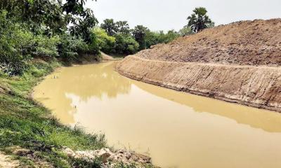 শ্রীপুরের পারুলী নদীতে গতি ফেরানোর উদ্যোগ