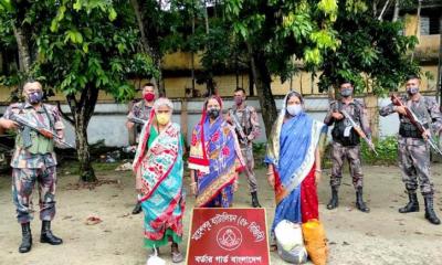 মহেশপুর সীমান্ত দিয়ে ভারতে যাওয়ার সময় আটক ৫