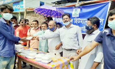 রাজশাহীতে দেড়শ অসহায় পেল আইএইচসিআরএফ‘র খাবার