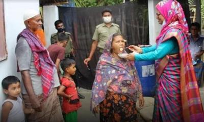 শরণখোলায় প্রধানমন্ত্রীর উপহার হিসেবে দেয়া গৃহে মিষ্টি নিয়ে হাজির ইউএনও