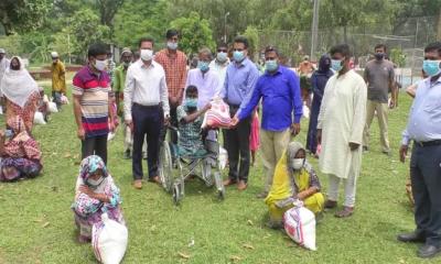 ব্রাহ্মণবাড়িয়ায় কর্মহীন ১শ পরিবারের মাঝে খাদ্য প্রদান