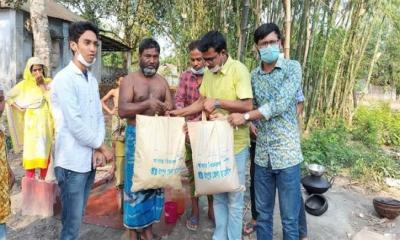 রংপুরে আগুনে ক্ষতিগ্রস্থ পরিবারের পাশে ছাত্রলীগ