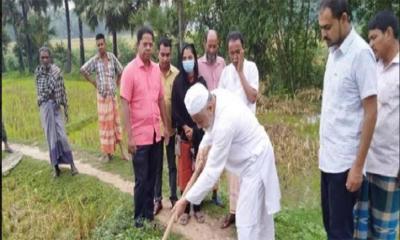 ধামইরহাটে গ্রামীন রাস্তা নির্মাণ কাজের উদ্বোধন 