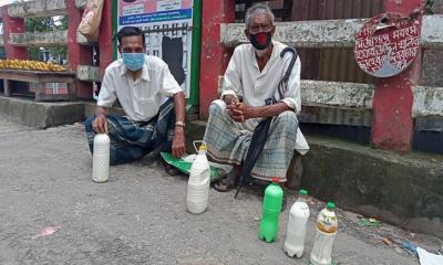 বেতাগীতে দুধ নিয়ে বিপাকে !