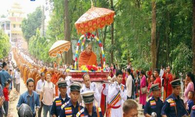 আজ রাঙ্গামাটি রাজবন বিহারে ৪৮তম কঠিন চীবর দান