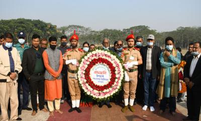 বিজয় দিবসে জাতির বীর সন্তানদের প্রতি বেরোবি ভিসির শ্রদ্ধা