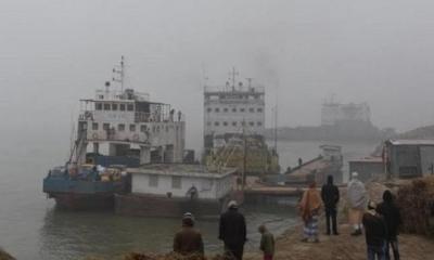 ঘন কুয়াশায় পাটুরিয়া-দৌলতদিয়া নৌ-রুটে ফেরি চলাচল বন্ধ