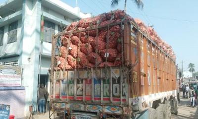 ভারত থেকে এলো ১০০ টন আলু, কেজিতে কমলো ১০ টাকা