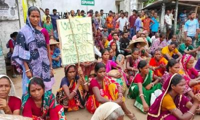 টানা ১২ দিন কর্মবিরতিতে চা শ্রমিকরা