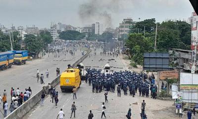 পুলিশ-বিএনপি সংঘর্ষ: সালাম-নিপুণসহ বিএনপির ৪২৪ নেতাকর্মীর বিরুদ্ধে মামলা